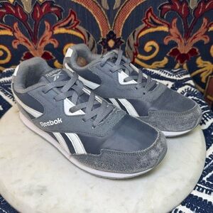 Reebok Classic Sneakers – Grey & White – Men’s Size 6